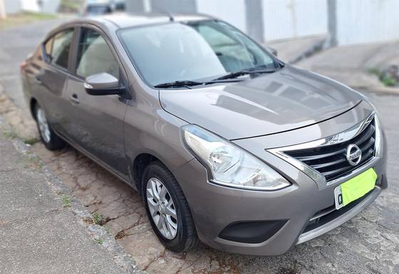NISSAN VERSA 1.6 16V FLEXSTART SV 4P XTRONIC NISSAN VERSA 1.6 16V FLEXSTART SV 4P XTRONIC